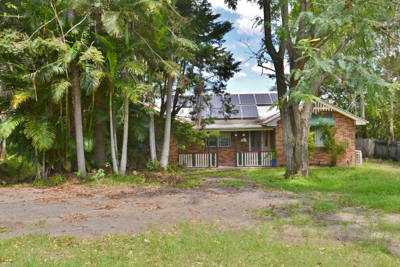 25 Pine Camp Road, Beerwah, QLD 4519