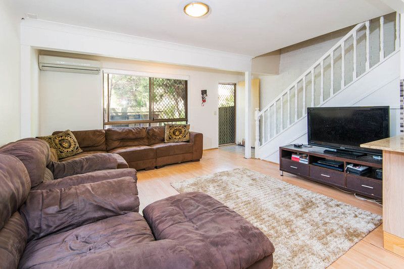 10/71 Olsen Avenue, Labrador, QLD 4215