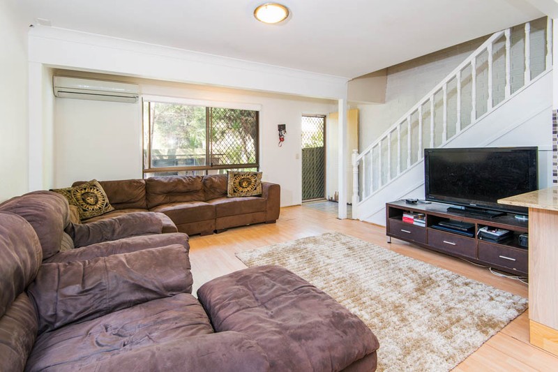 10/71 Olsen Avenue, Labrador, QLD 4215