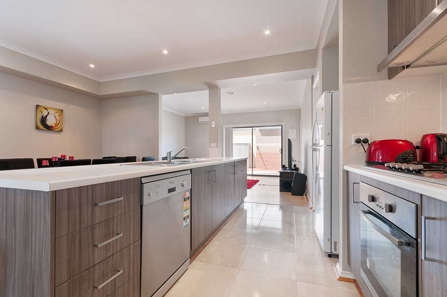 6/1 Clarendon Avenue, Craigieburn, VIC 3064