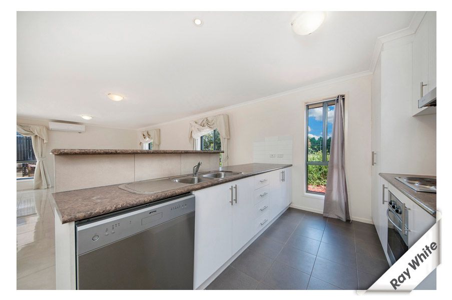 11 De Gruchy Place, Macgregor, ACT 2615
