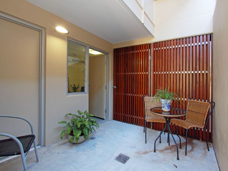 Flat 1/31 crown Street, Bardon, QLD 4065