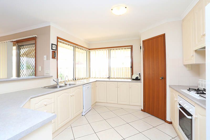 92 President Avenue, Andrews Farm, SA 5114