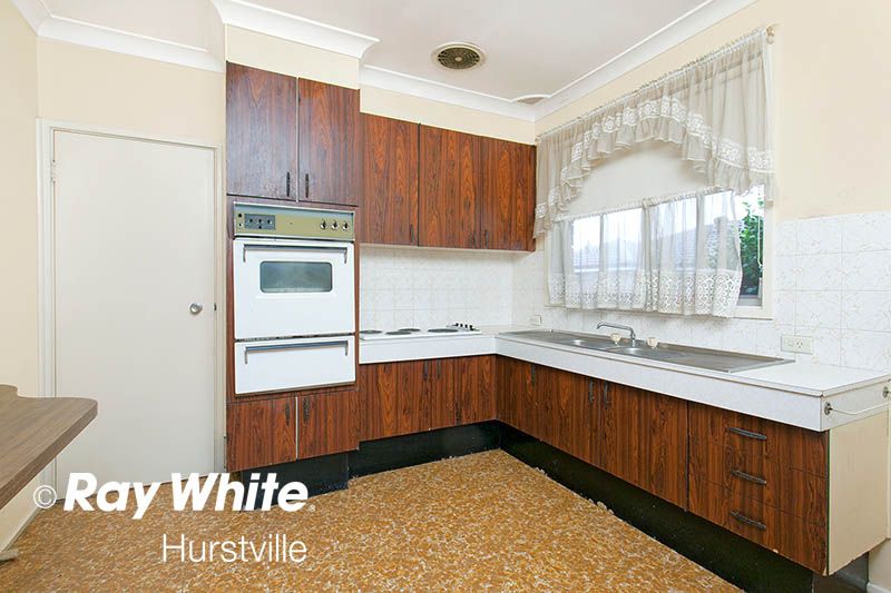 2/32 Bassett Street, Hurstville, NSW 2220
