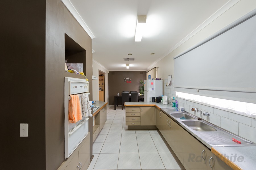 27 Tamar Drive, Melton South, VIC 3338