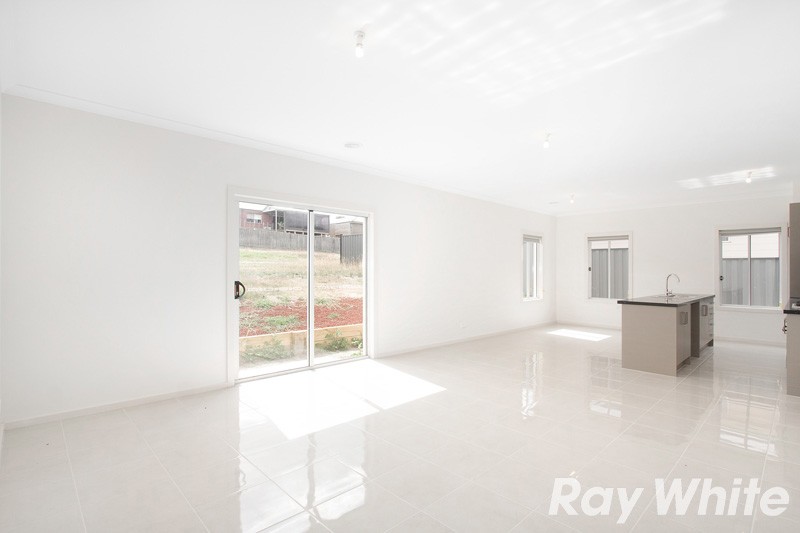 3 Carey Crescent, Pakenham, VIC 3810