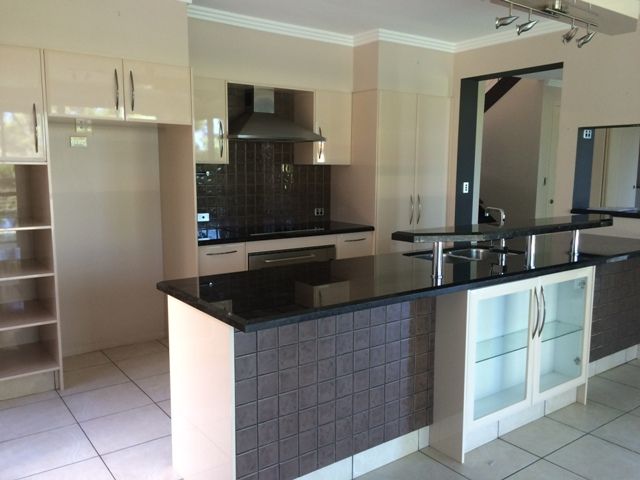 16 Comore Drive, Varsity Lakes, QLD 4227