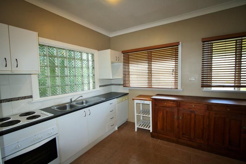 10 Kogarah Street, Tarragindi, QLD 4121