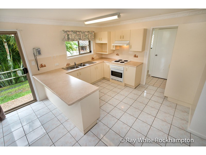8 Lobelia Close, NORMAN GARDENS, QLD 4701