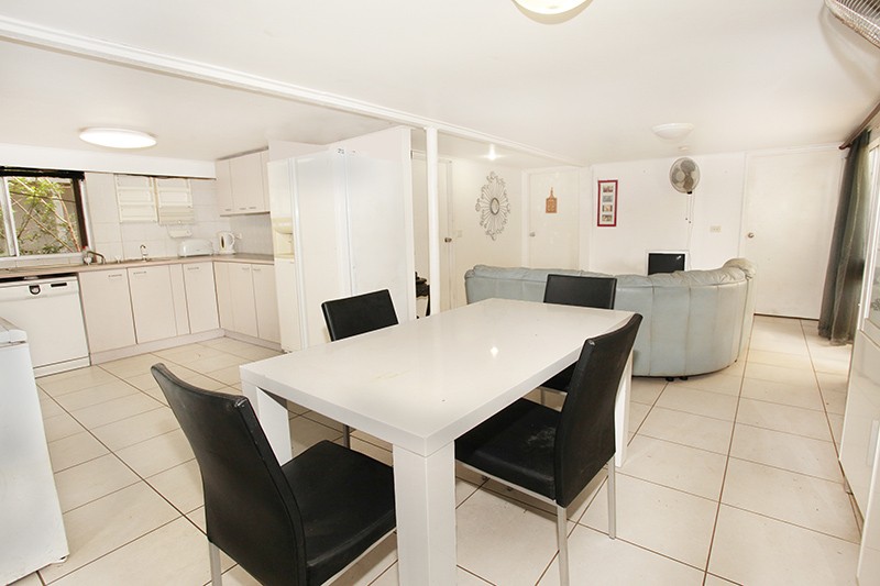 43 Palm Drive, Mooloolaba, QLD 4557