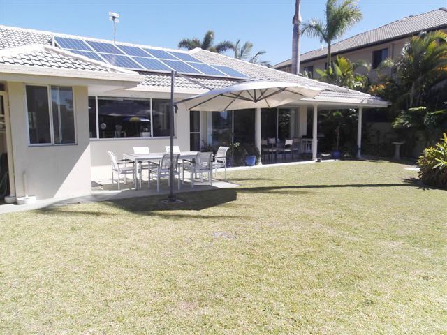 55 Stradbroke Street, BIGGERA WATERS, QLD 4216