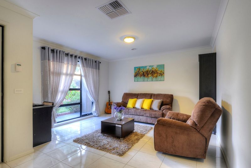 13 Tuross Crescent, South Morang, VIC 3752
