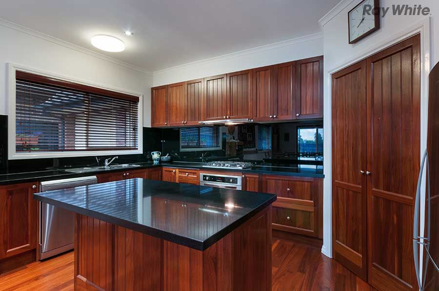 39 Bedingham Drive, Hillside, VIC 3037
