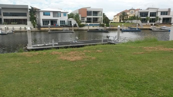 26 Royal Albert Crescent, Sovereign Islands, QLD 4216
