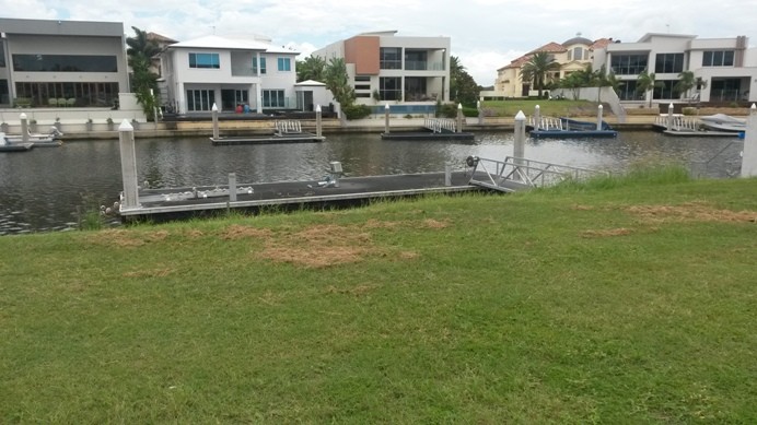 26 Royal Albert Crescent, Sovereign Islands, QLD 4216