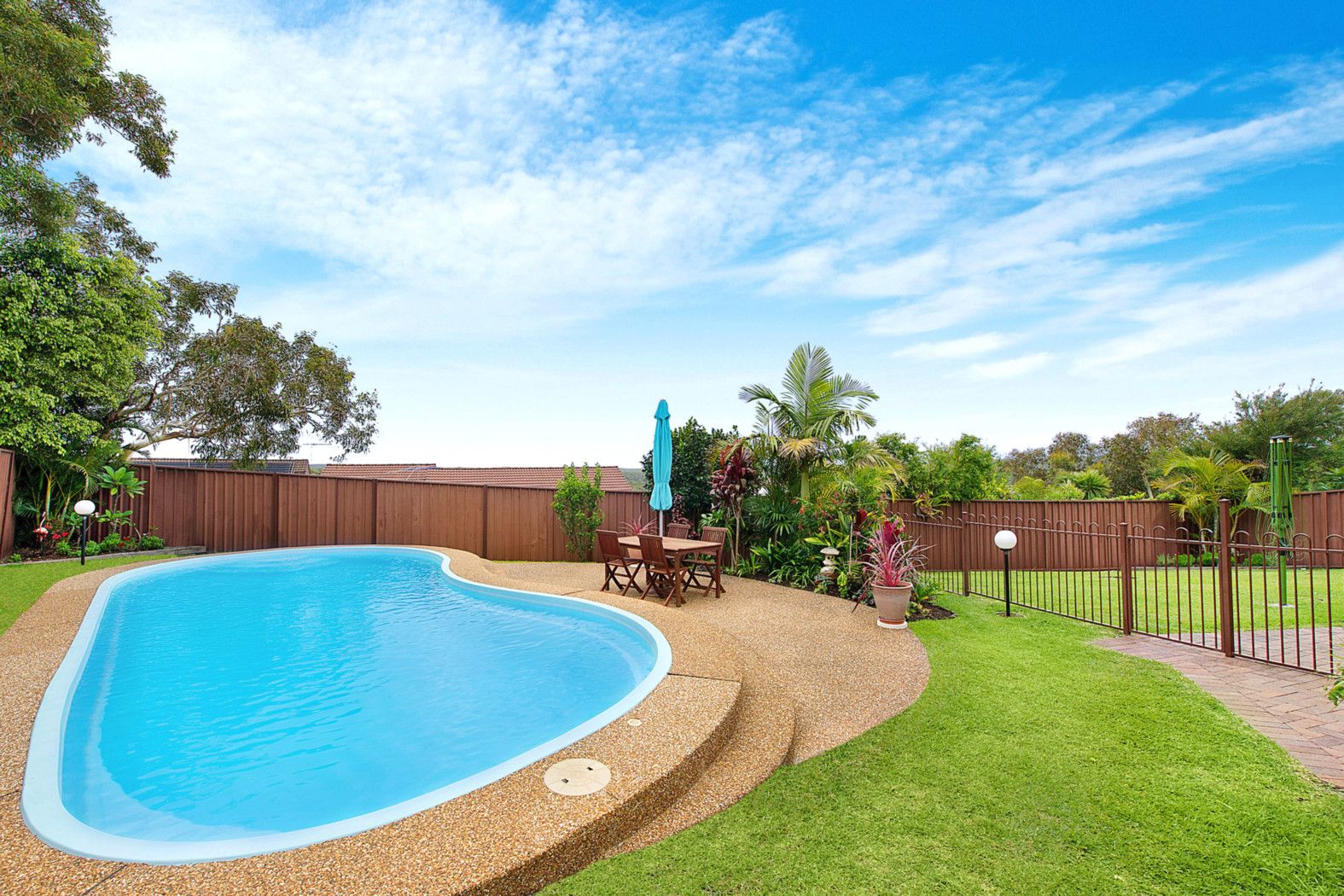 17 Henry Kendall Close, Heathcote, NSW 2233