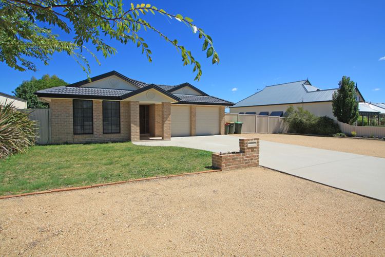 10 Eyre Street, Bungendore NSW 2621