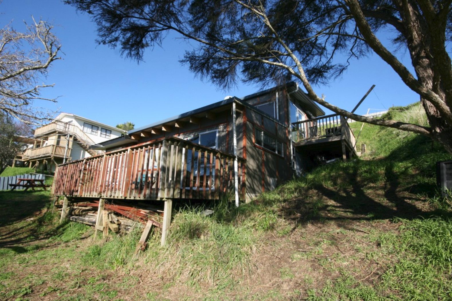 6 Main Road, Raglan, Waikato District