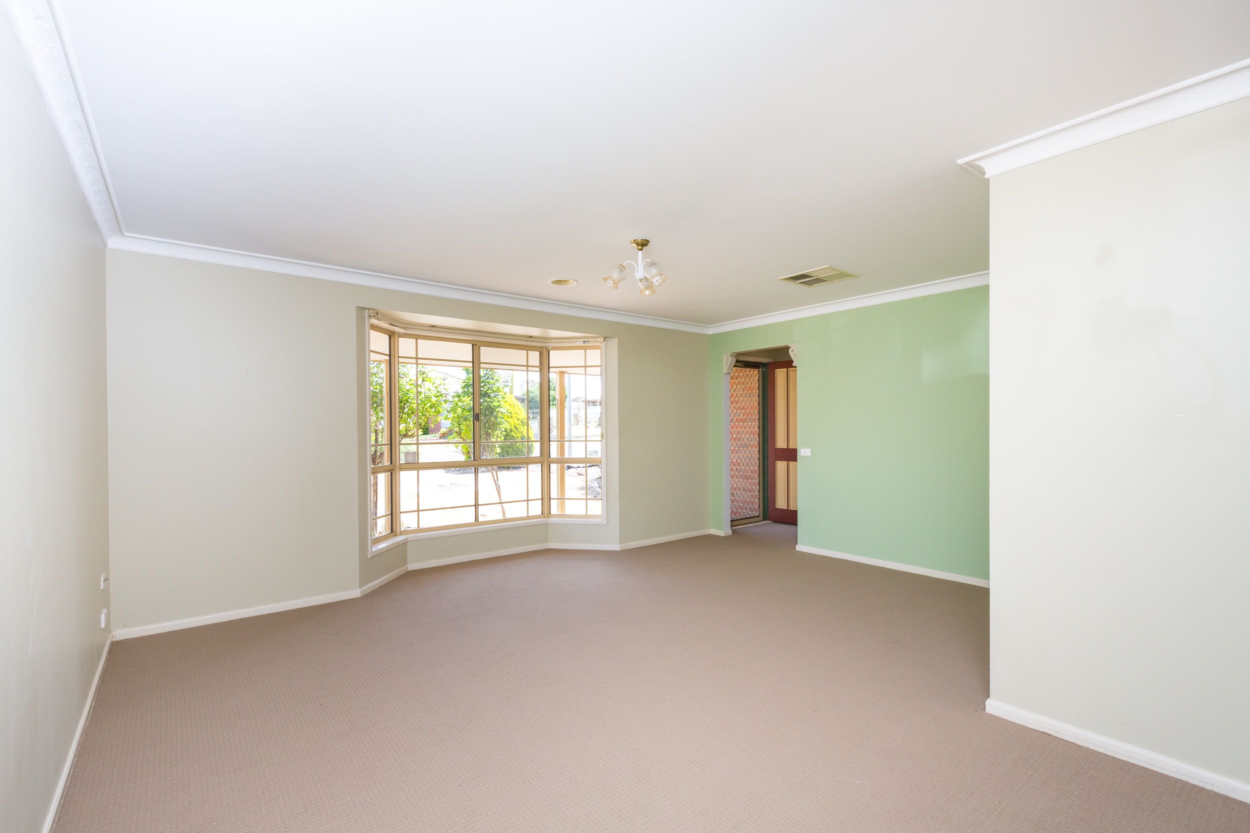 6 Harvey Close, Eaglehawk, VIC 3556