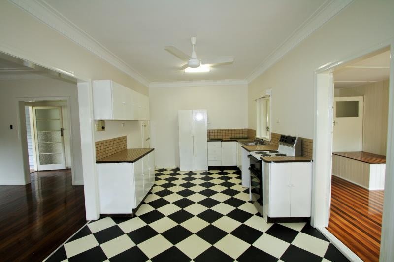 138 Holland Road, Holland Park, QLD 4121