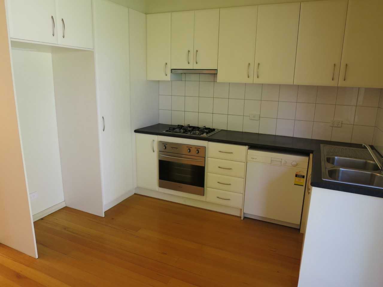 4/12-14 Surrey Crescent, Oakleigh East, VIC 3166