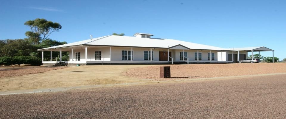 2 Little Curlew Court, Longreach, QLD 4730