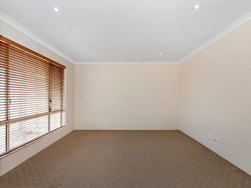 17 Coveside Way, Drummond Cove, WA 6532