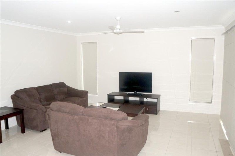 1/8 Beaver Avenue, South Gladstone, QLD 4680