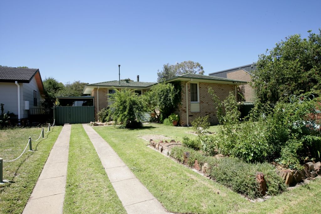 13 Menzies Avenue, KOORINGAL, NSW 2650