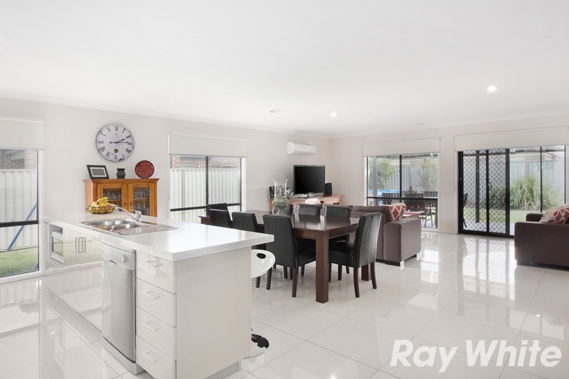 21 Edenbrook Circuit, Pakenham, VIC 3810