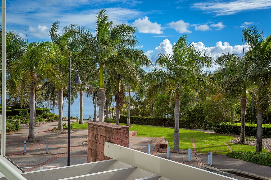 22 Moores Crescent, Varsity Lakes QLD 4227