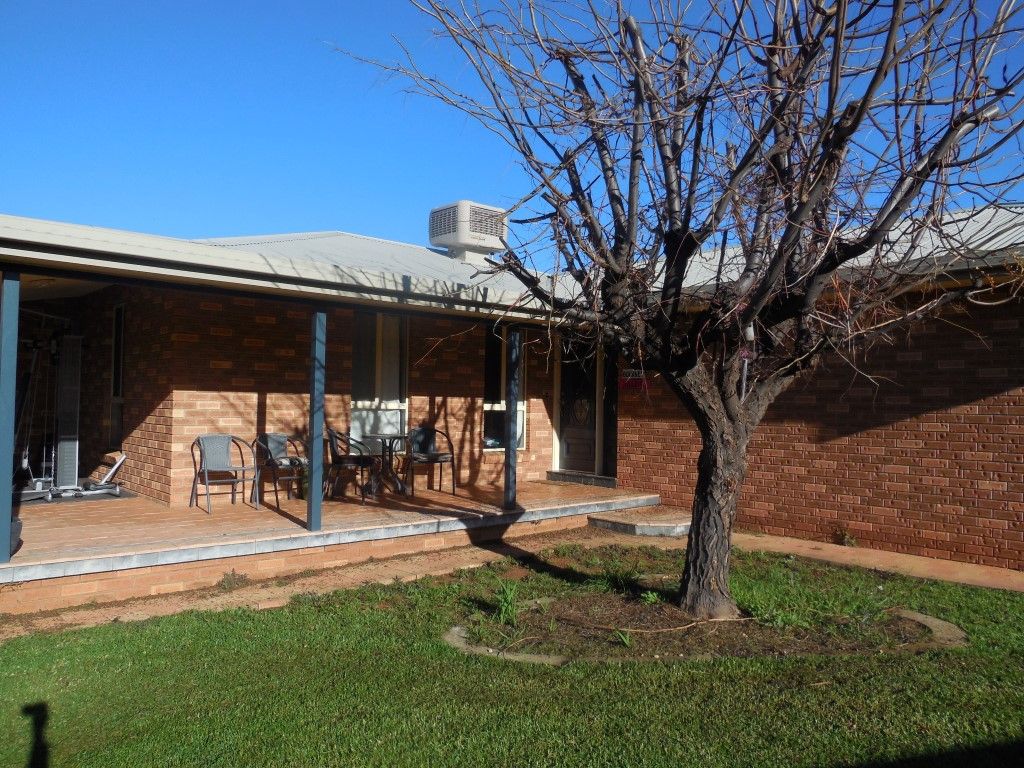 12 Christina Close, Parkes, NSW 2870