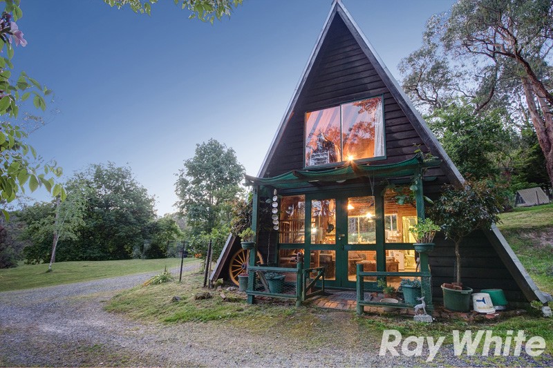 945 Toomuc Valley Road, Pakenham Upper, VIC 3810