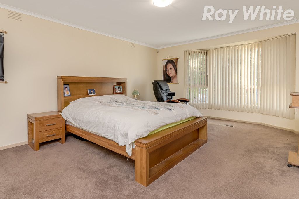 7 Redcraze Rise, Mill Park, VIC 3082