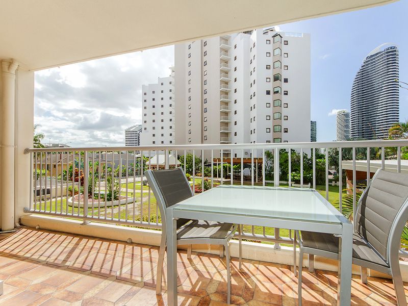 40 Surf Parade, Broadbeach QLD 4218