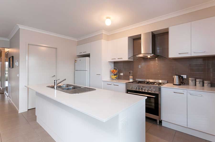 24 Viewside Crescent, Craigieburn, VIC 3064