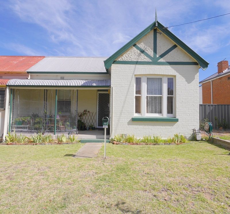 11 Railway Street, Cowra NSW 2794