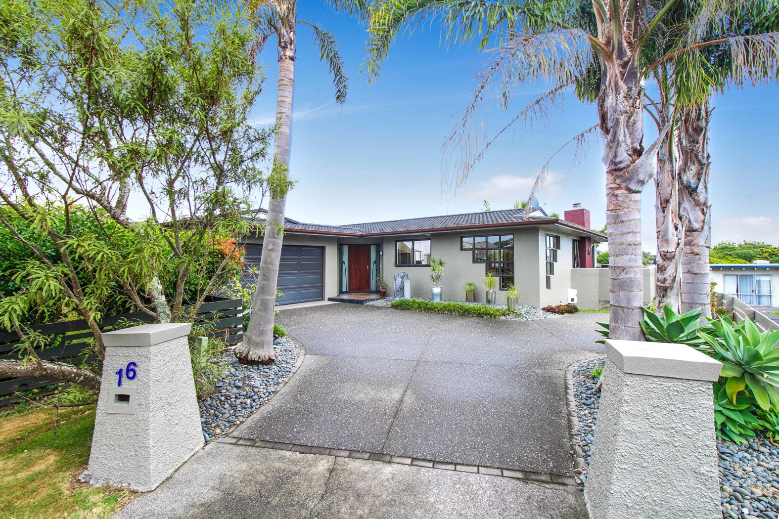 16 Ganymede Place, Half Moon Bay, Manukau City