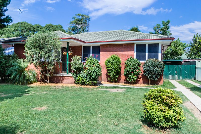 4 Clarke Avenue, Richmond NSW 2753