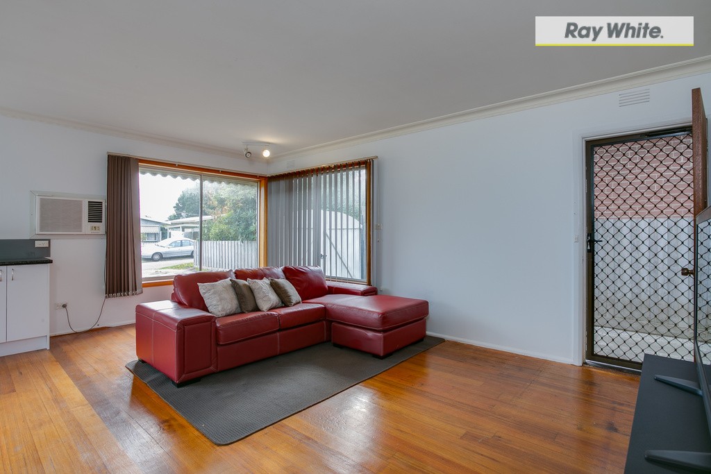 195 Eighth Avenue, ROSEBUD, VIC 3939