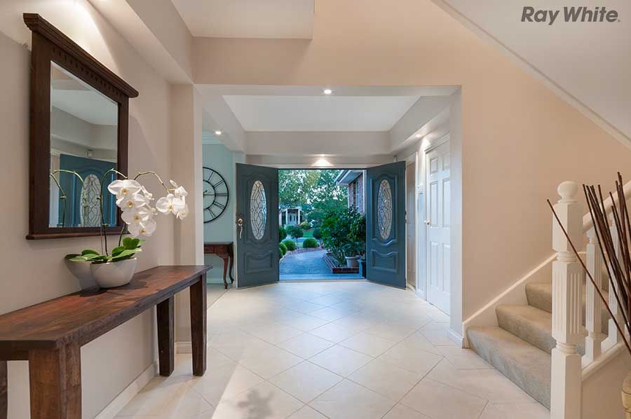2 Strachan Close, Taylors Lakes, VIC 3038