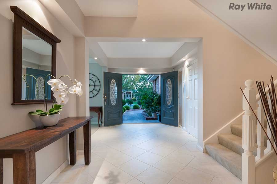 2 Strachan Close, Taylors Lakes, VIC 3038