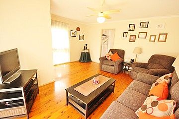 69 Demetrius Road, Rosemeadow, NSW 2560