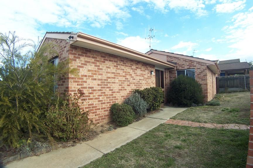 1/10 Hakea Street, Queanbeyan, NSW 2620