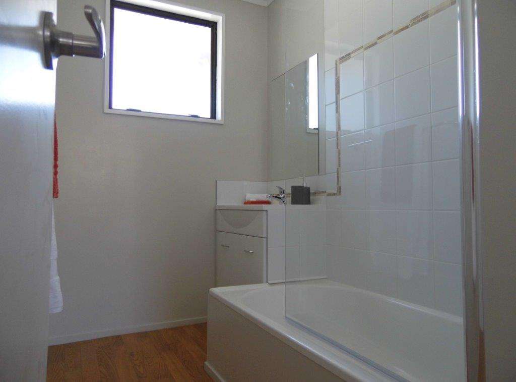 112a Tawa Street photo 5