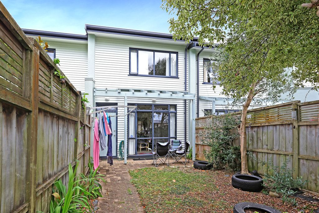 28/2 Armoy Drive, Dannemora, Manukau City