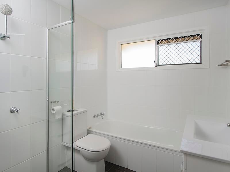 35 Sedgemoor Street, Stafford Heights, QLD 4053