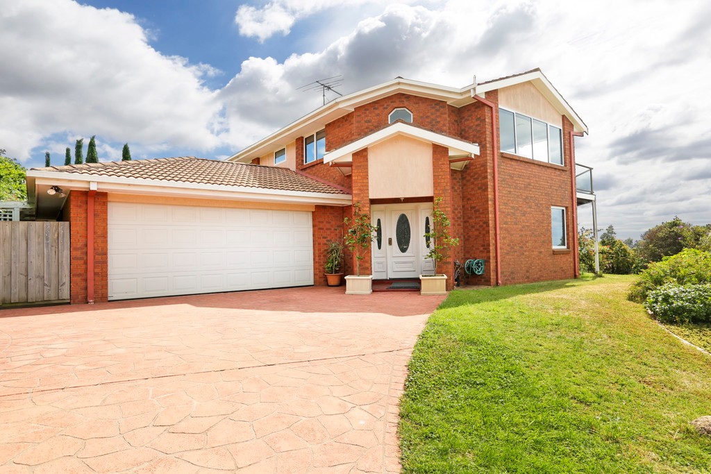 9 St Gabriel Place, Highton, VIC 3216