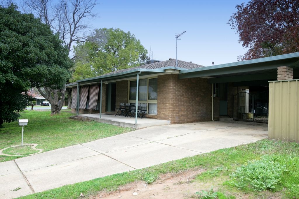 80 Vincent Road, Lake Albert, NSW 2650
