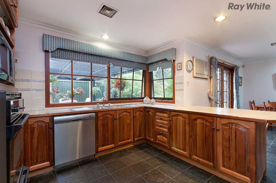 60 Angourie Crescent, Taylors Lakes, VIC 3038